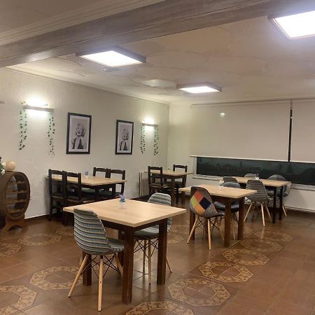 Hostal Torras Sant Hilari Sacalm Extérieur photo