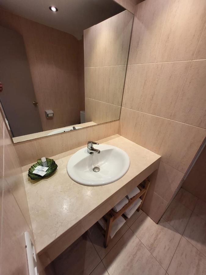 Hostal Torras Sant Hilari Sacalm Extérieur photo