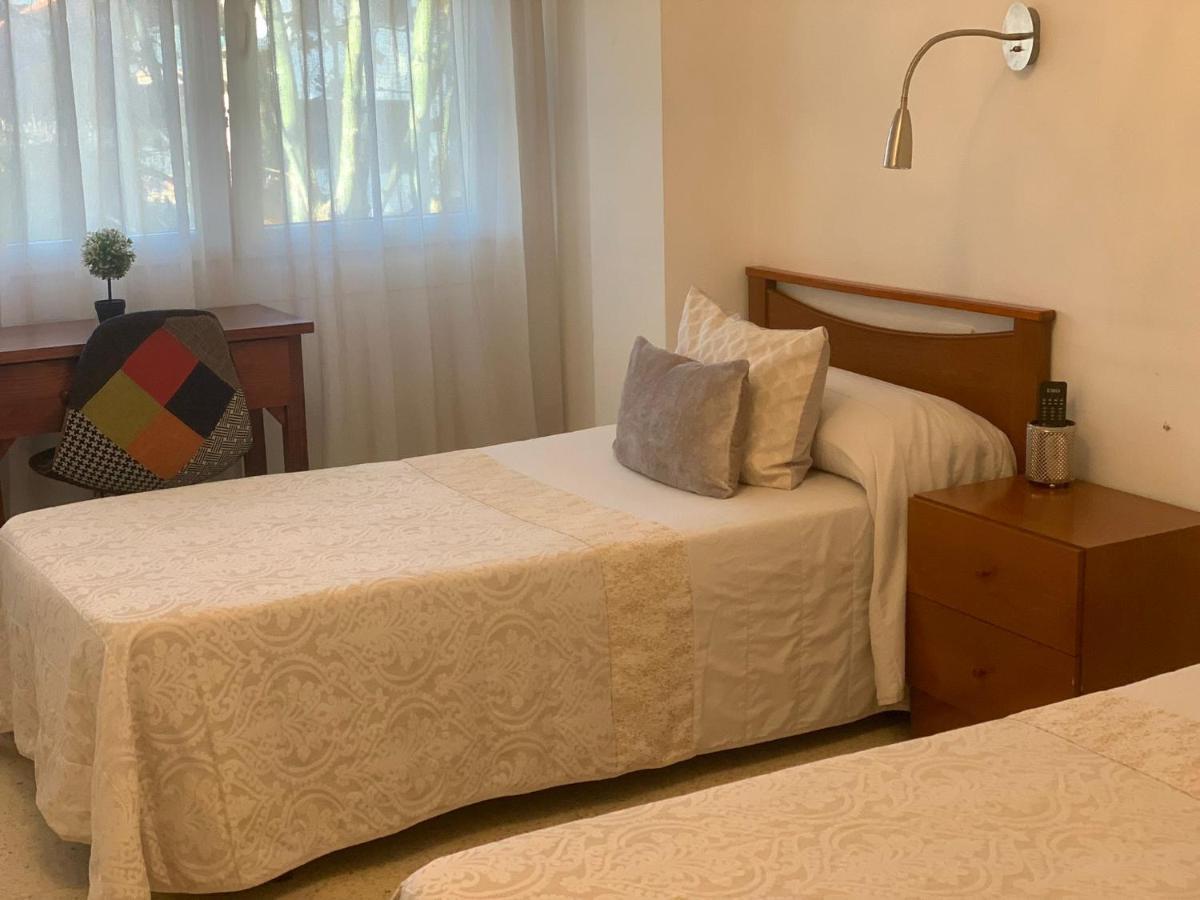 Hostal Torras Sant Hilari Sacalm Extérieur photo