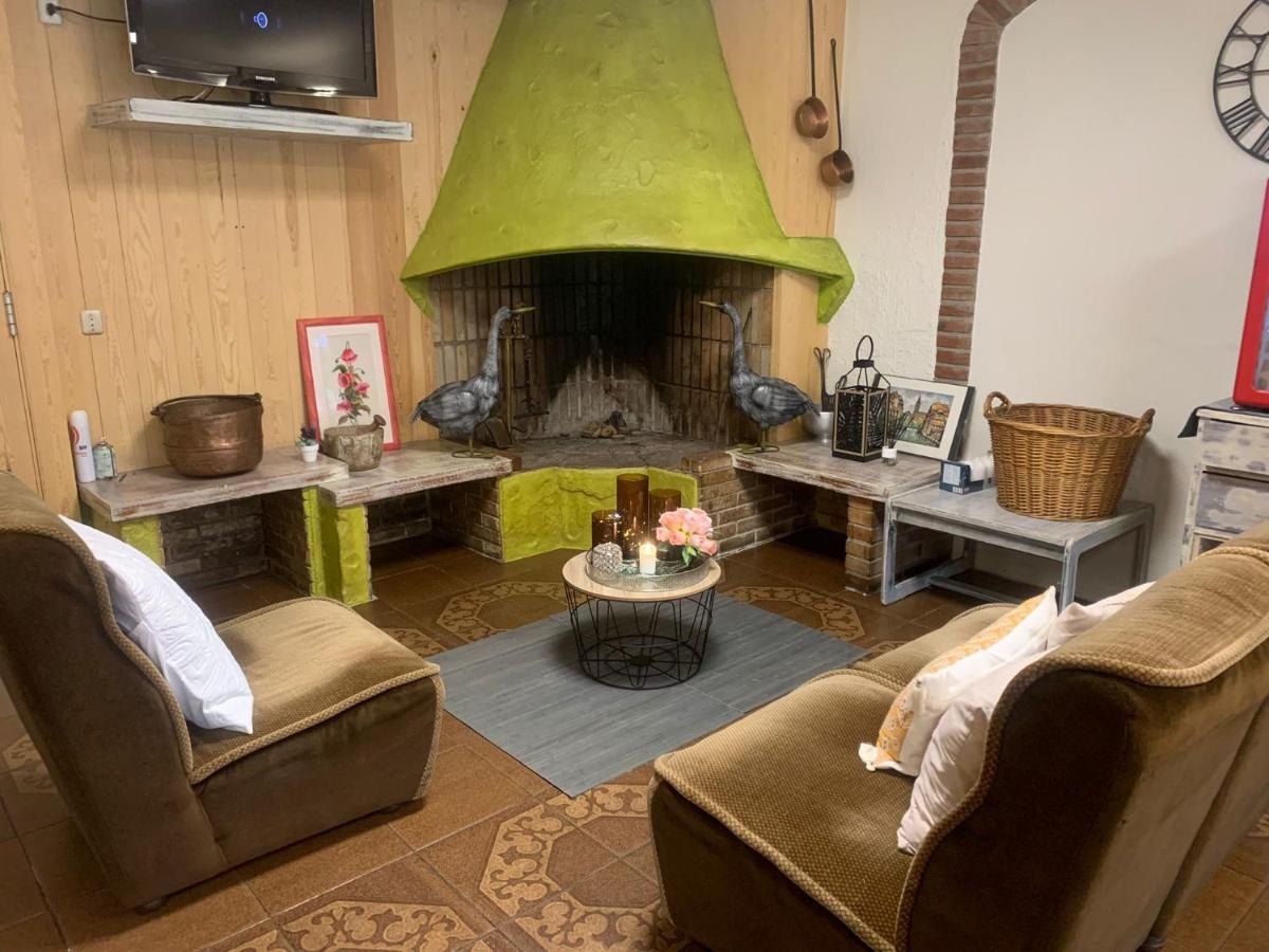 Hostal Torras Sant Hilari Sacalm Extérieur photo